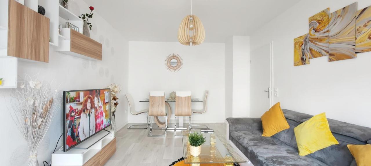 Chic Apart With Parking Near Paris Lägenhet Épinay-sur-Seine Exteriör bild